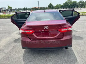 Toyota Camry LE (2.5L 4cyl 8A) 2019 Red