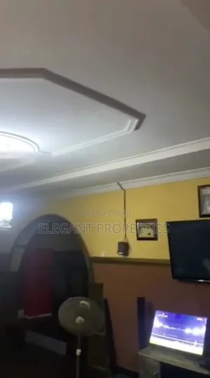 4bdrm Bungalow in Facing The Main Road, Osogbo for sale