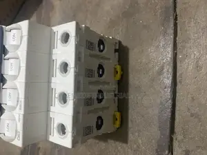 Originalschneider 4 Pole MCB Breaker – Original, Heavy Duty Reliable