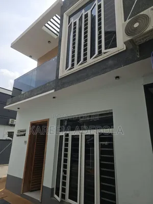 Furnished 4bdrm Duplex in Victoria Garden for sale
