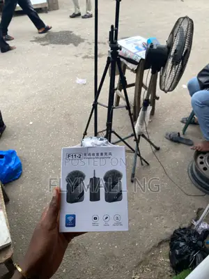 F11-2 Wireless Microphone