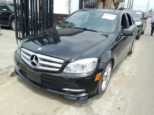 Mercedes-Benz C300 2011 Black