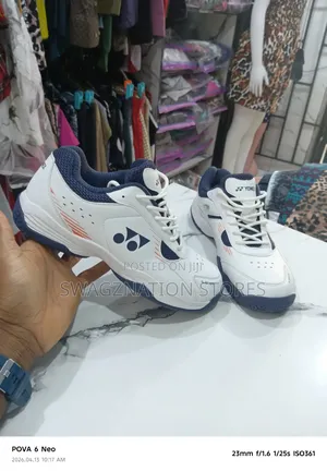 Professional Quality Non Marking Tennis Sneakers Shoes