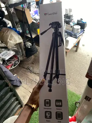 Weifeng Wt-3520 Camera and Phone Tripod Stand.