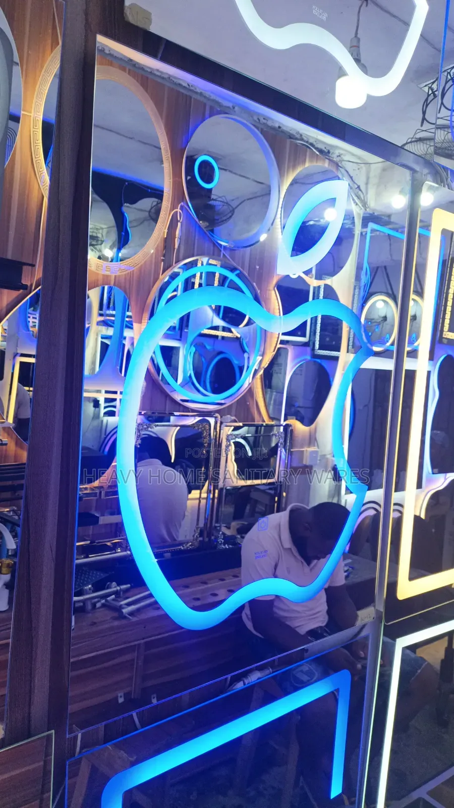 Appl Mirror and Lights