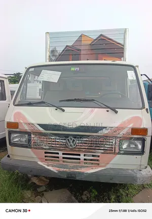 Volkswagen LT 2000 White
