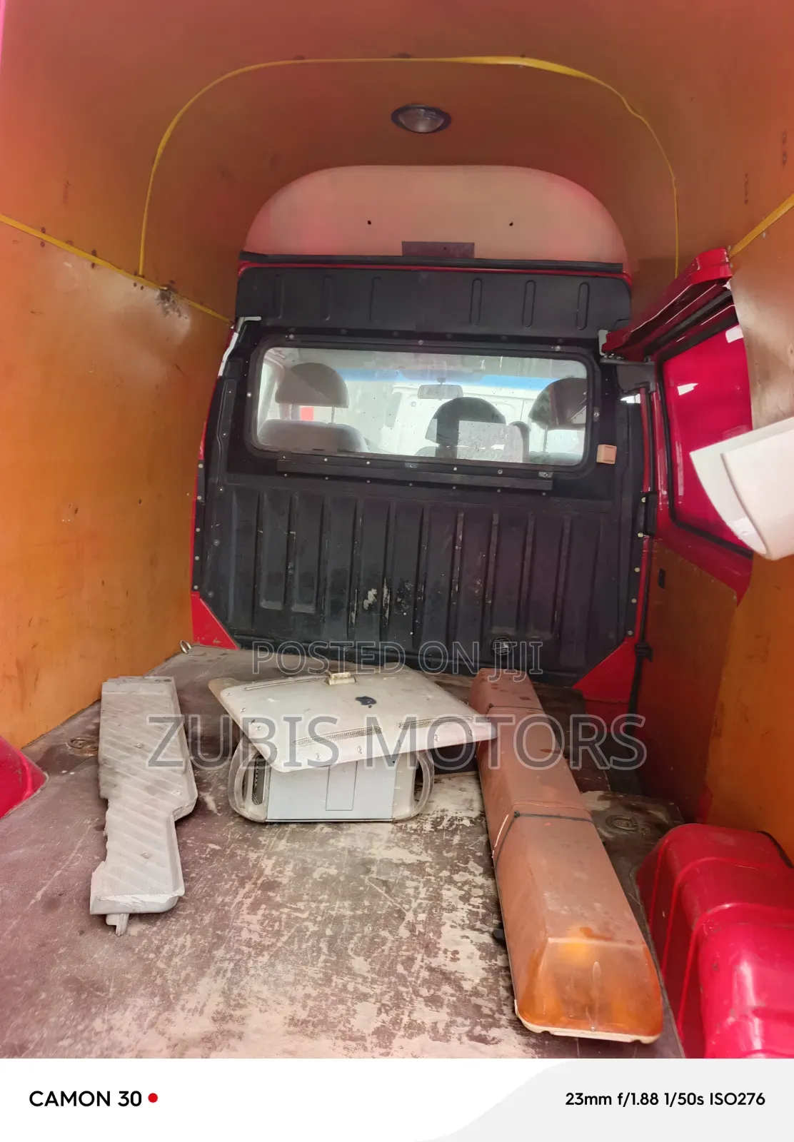 Ford Transit 2000 Red