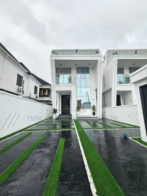 5bdrm Duplex in Ologolo for sale