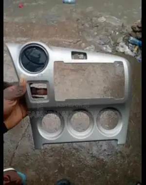 Radio Chrome Toyota Matrix 2008 Model