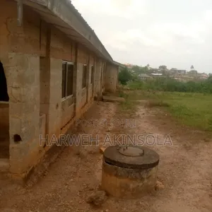 3bdrm Apartment in Ilesa for sale