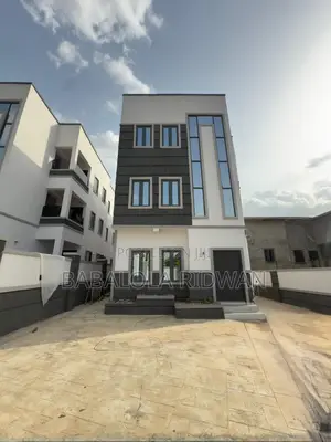 3bdrm Apartment in Kolapo Ishola Gra,, Akobo for sale