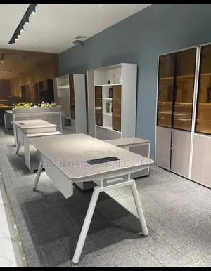 Office High-Quality Executive Table