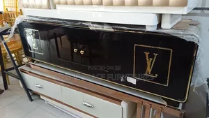 Luxury Glass Top Tv Stand