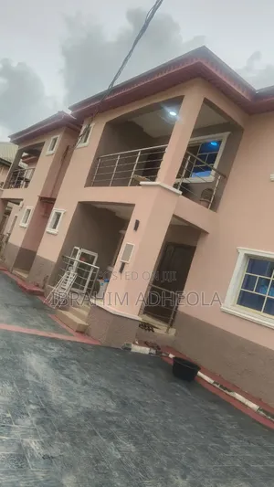 3bdrm Block of Flats in Off Governor’S Road for sale