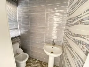 2bdrm Apartment in Lekki Phase One, Ikate for rent
