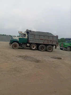 Iron Black Chippings and Granite for Construction Purposes