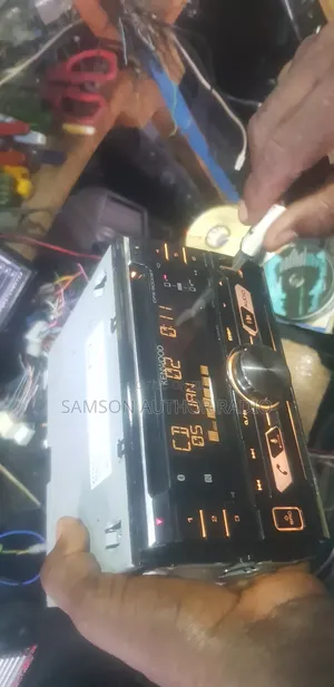 Original Universal Kenwood Radio Corolla 2005 Model