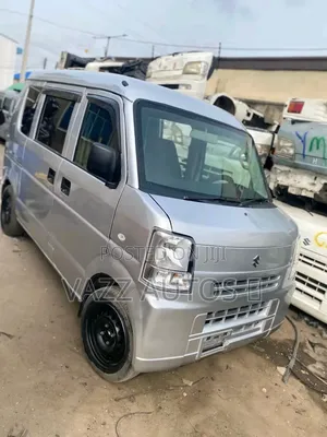 Suzuki Every 2005