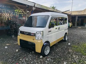 Suzuki Every 2005