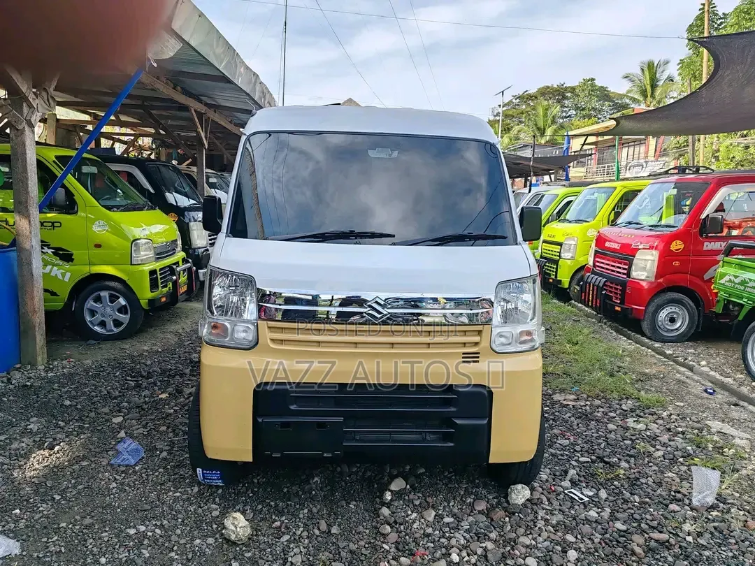 Suzuki Every 2005