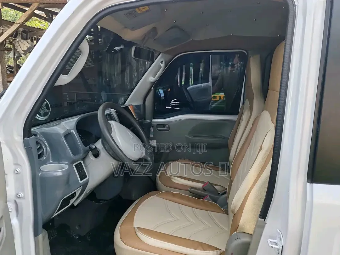 Suzuki Every 2005