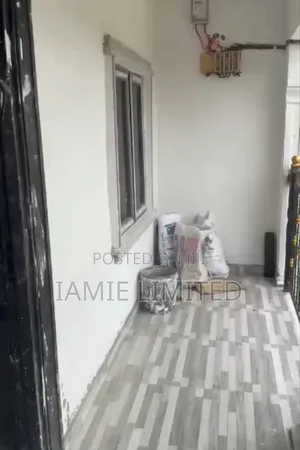 3bdrm Block of Flats in Jakpa Road, Warri for rent