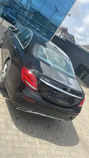Mercedes-Benz E300 4Matic AWD Sedan (2.0L 4cyl 9A) 2017 Black