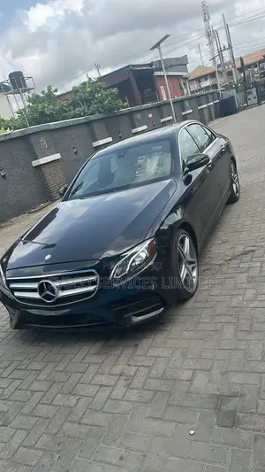 Mercedes-Benz E300 4Matic AWD Sedan (2.0L 4cyl 9A) 2017 Black