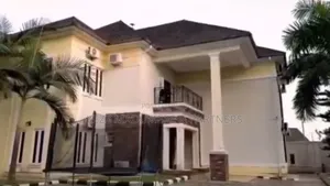 5bdrm Duplex in Gated Street , New for sale