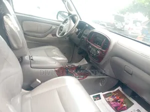 Toyota Sequoia Limited 4dr SUV (4.7L 8cyl 4A) 2002 Silver