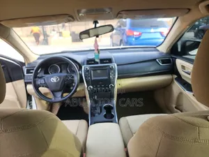 Toyota Camry SE 4dr Sedan (2.5L 4cyl 6A) 2016 White