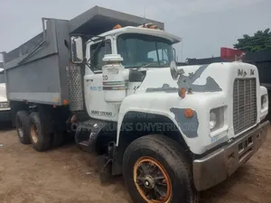 Tokunbo Double Gear Lever R Model Mack Ten Tyres Dump Truck Superb