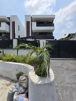 5bdrm Duplex in Lekki Phase 1 for sale