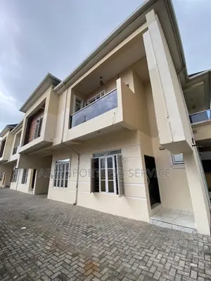 4bdrm Duplex in Eleganza, Chevron for rent