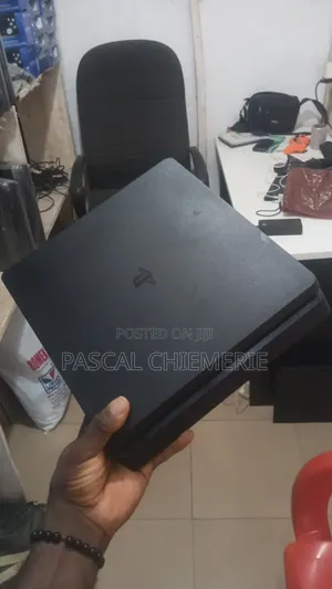 Play Station 4