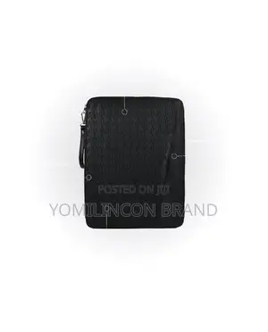 Levelo Cristallo Booktype Laptop Sleeve - Black LVLCBLSBK