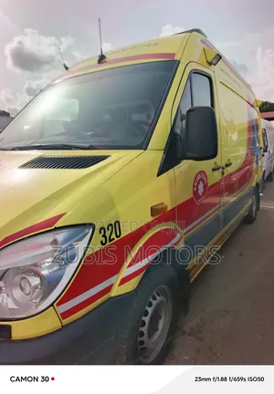 Mercedes-Benz Sprinter 2014 Yellow