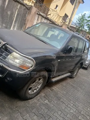 Mitsubishi Pajero 2004 Black