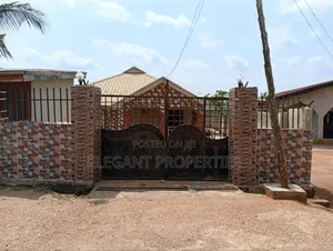 4bdrm Bungalow in Zone 8 Behind, Osogbo for sale