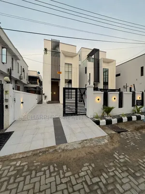 5bdrm Duplex in Lekki Phase 2 for sale