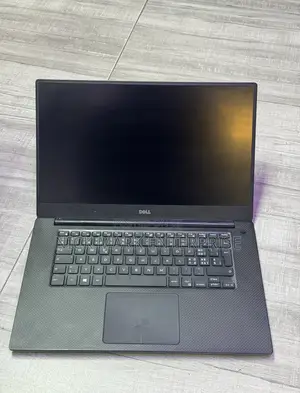 Laptop Dell Precision 5520 8GB Intel Core i7 SSD 256GB