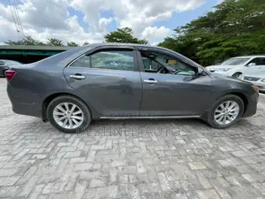 Toyota Camry LE 4dr Sedan (2.5L 4cyl 6A) 2012 Gray