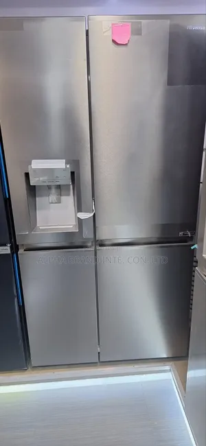 Hisense Ref 82ws(601lt) With Dispenser and Ice Maker