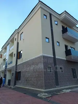3bdrm Block of Flats in Mabushi for sale