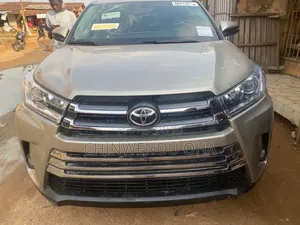Toyota Highlander 2015 Gold