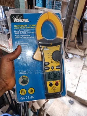 Digital Clamp Meter
