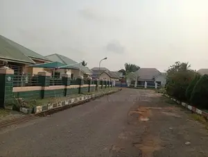 3bdrm Bungalow in Graceland Estate for sale