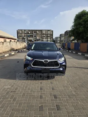 Toyota Highlander LE AWD 2020 Blue