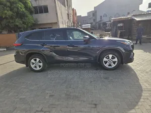 Toyota Highlander LE AWD 2020 Blue