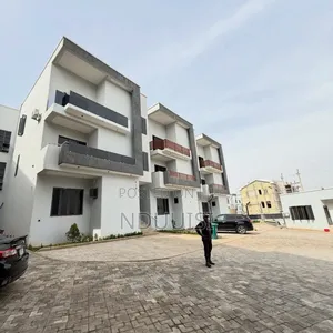 4bdrm Townhouse/Terrace in Mabushi for sale